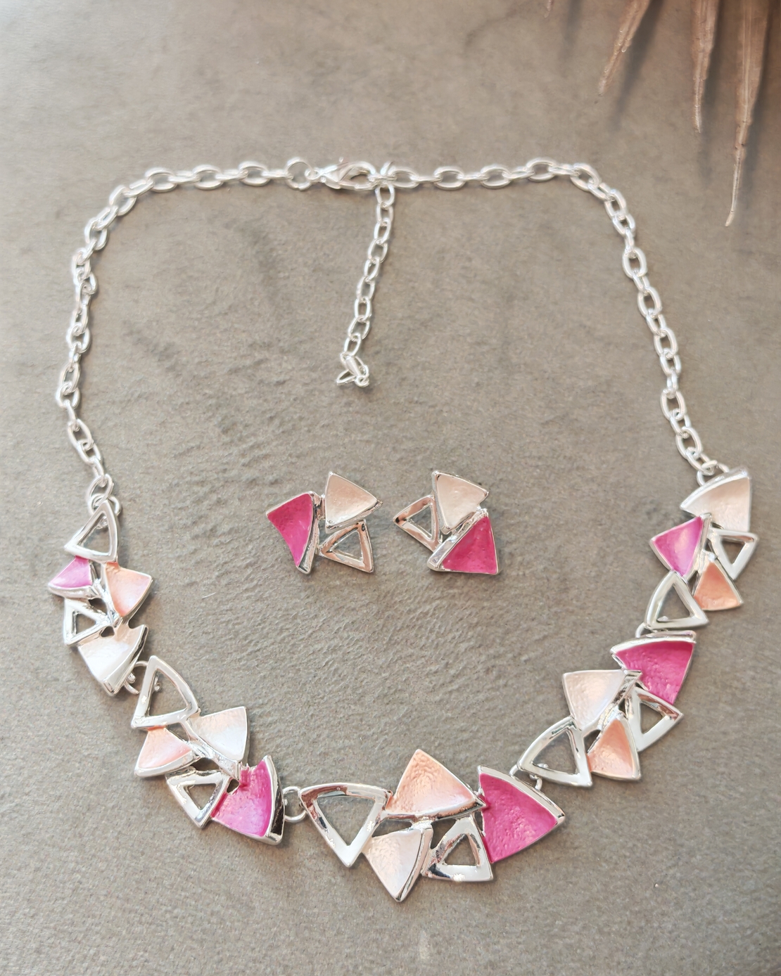 Дамско колие