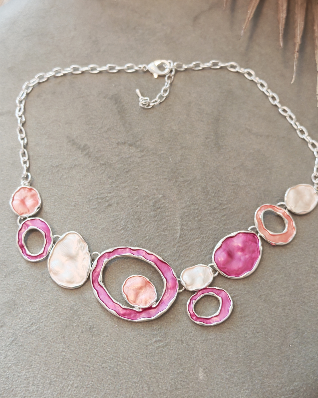 Дамско колие