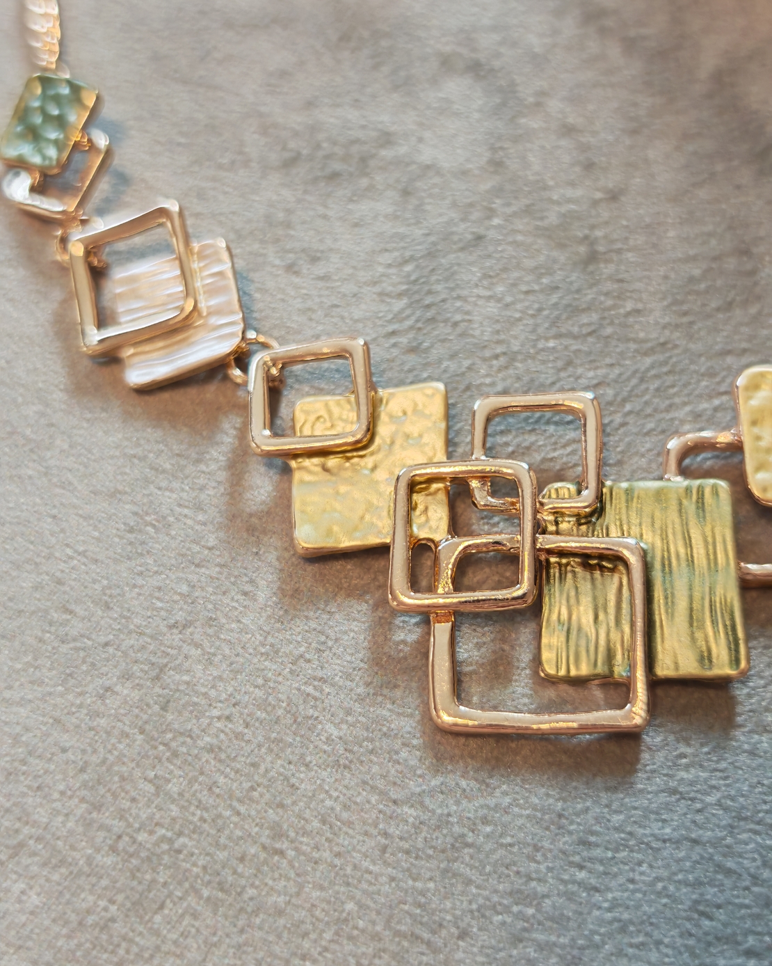 Дамска колиета