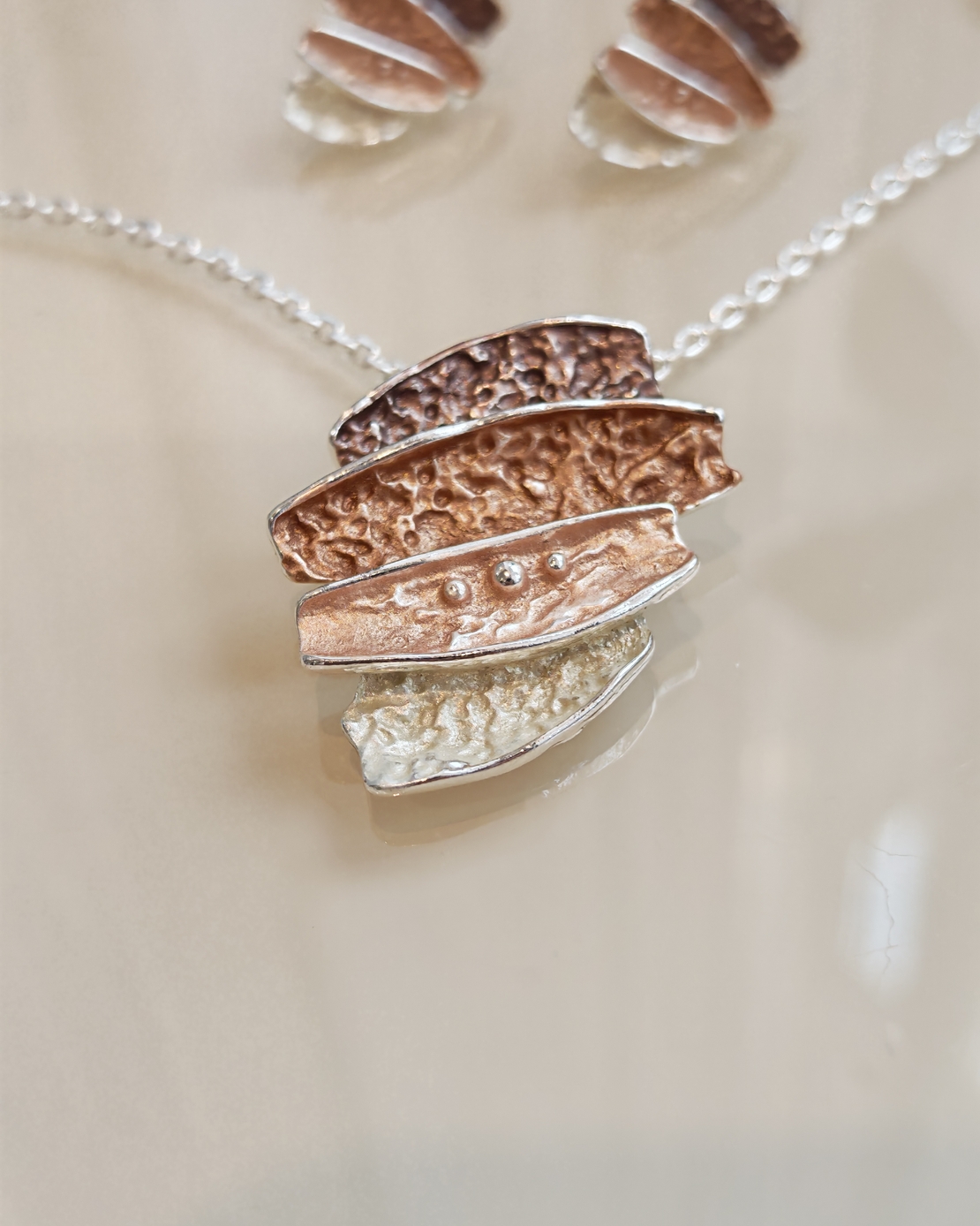 Дамско колие