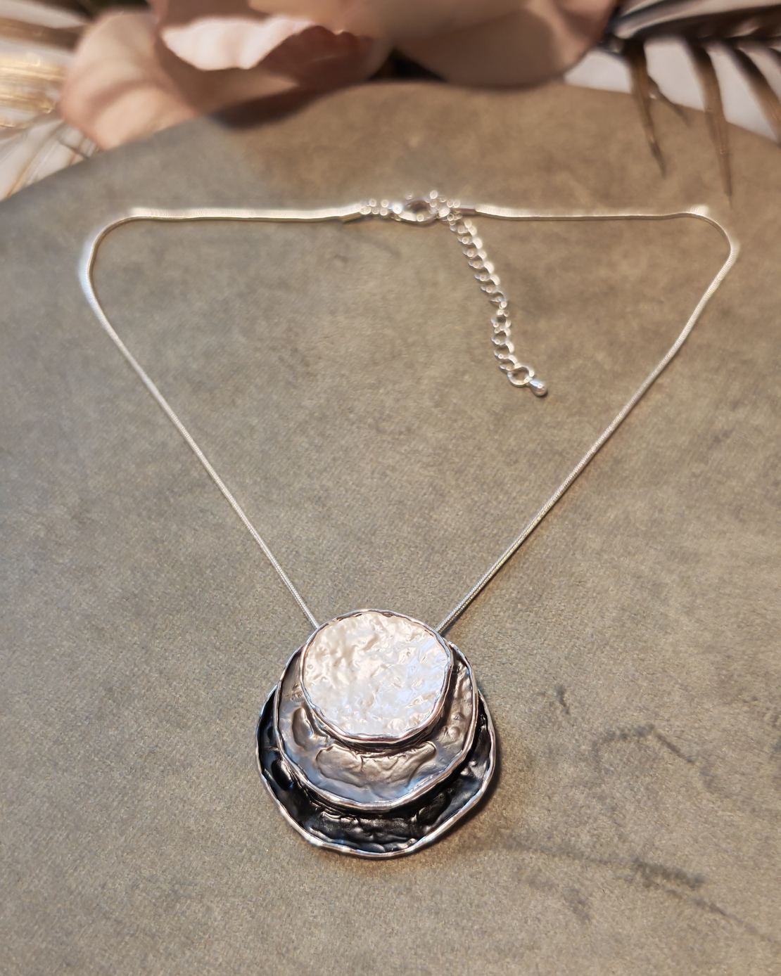 Колие с медальон