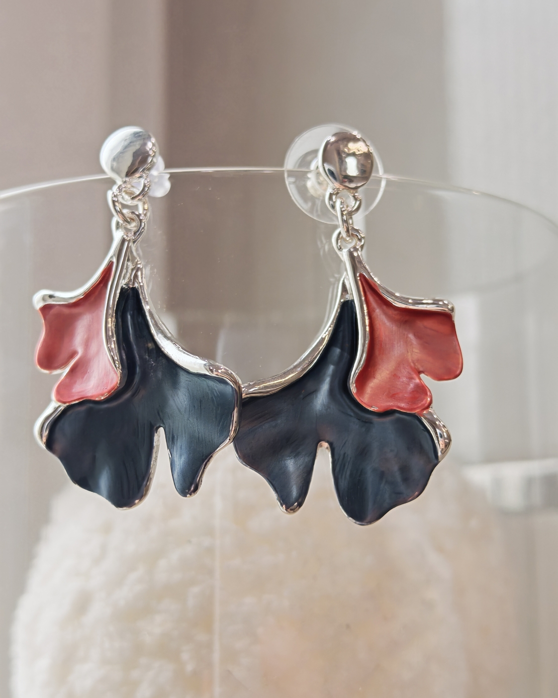 Дамски обици