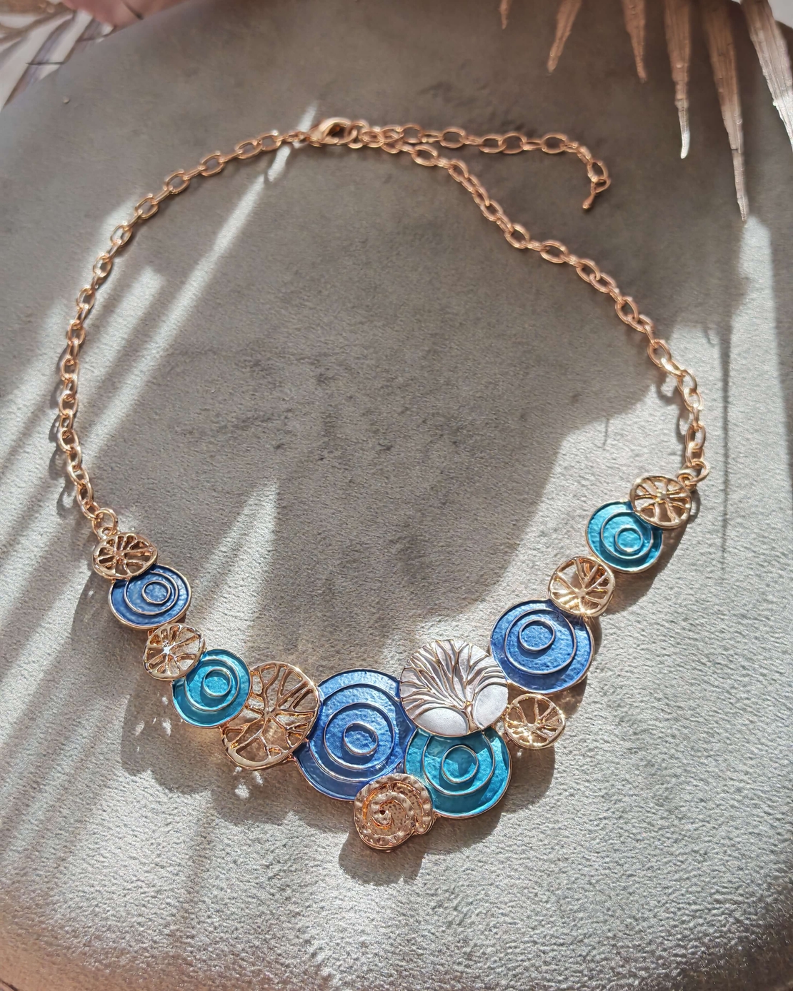 Дамско колие