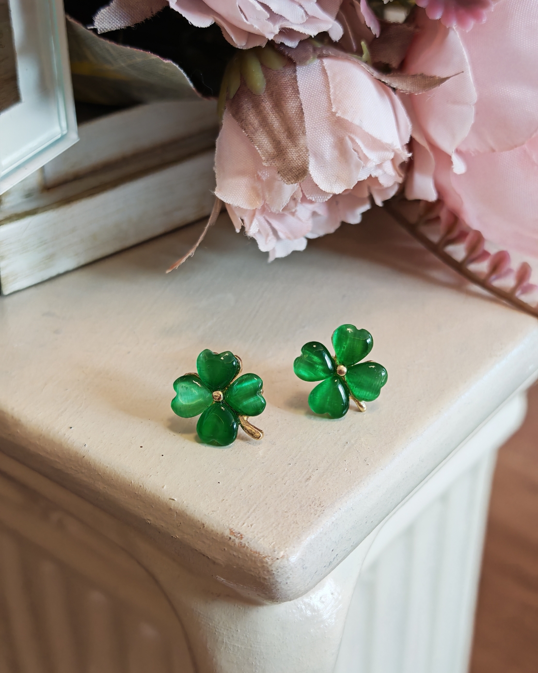 Дамски обици