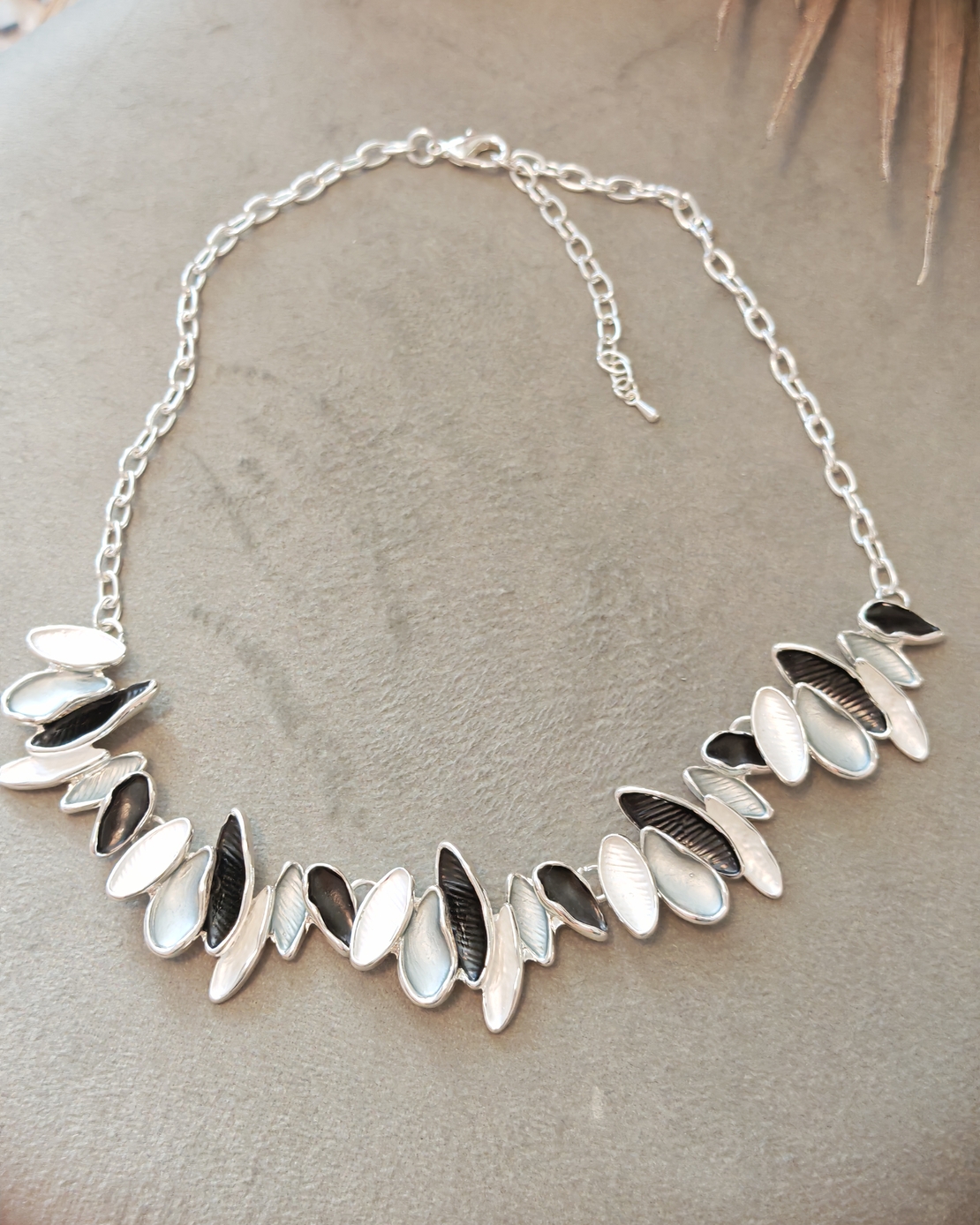 Дамско колие