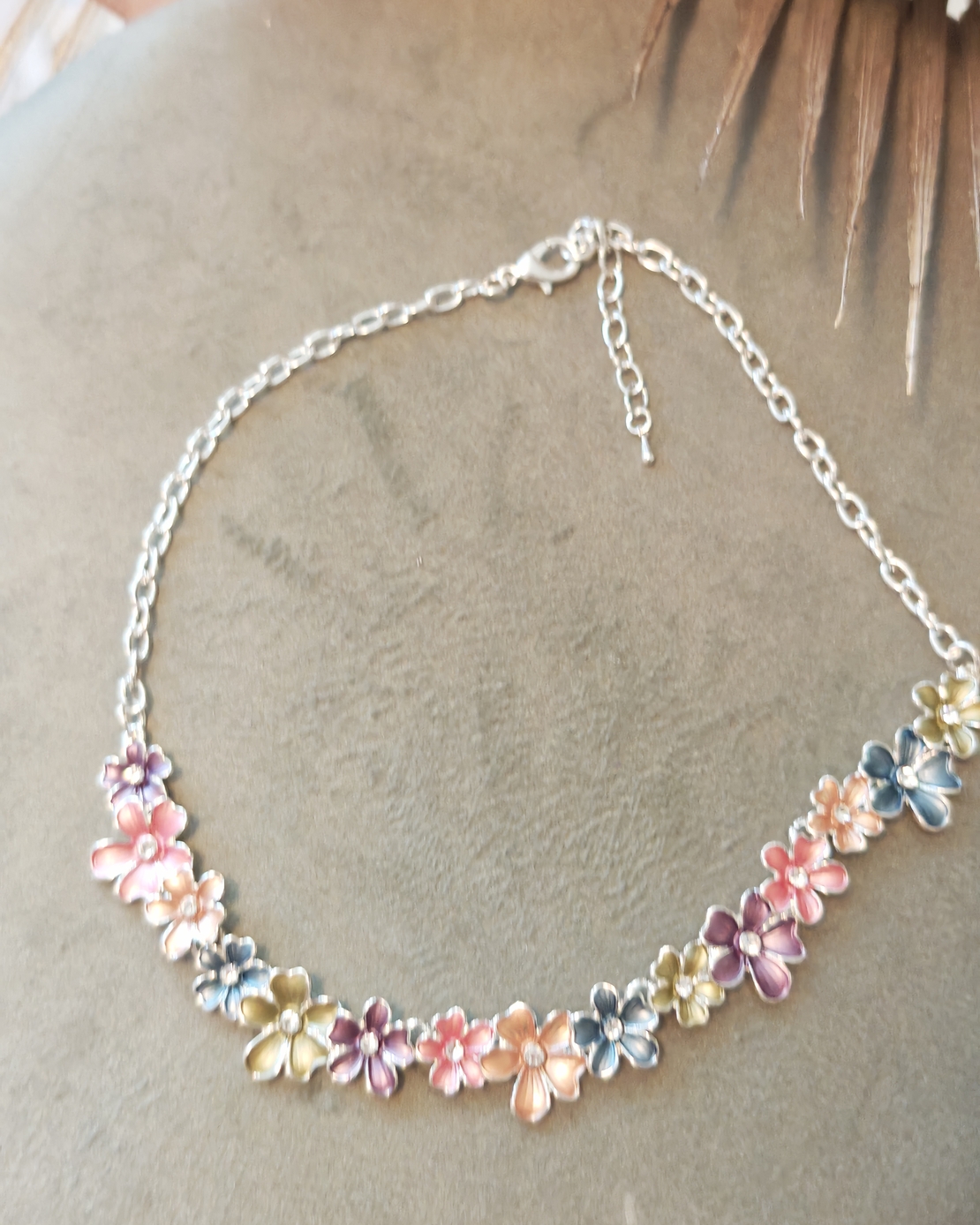 Дамско колие