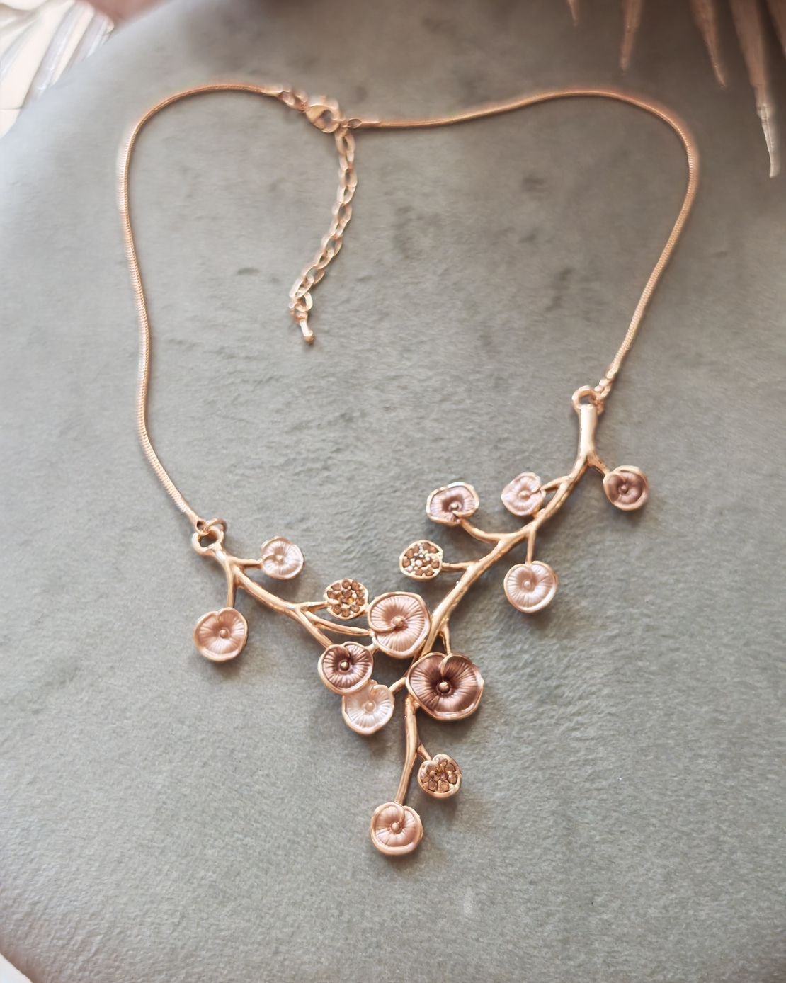 Дамска колиета