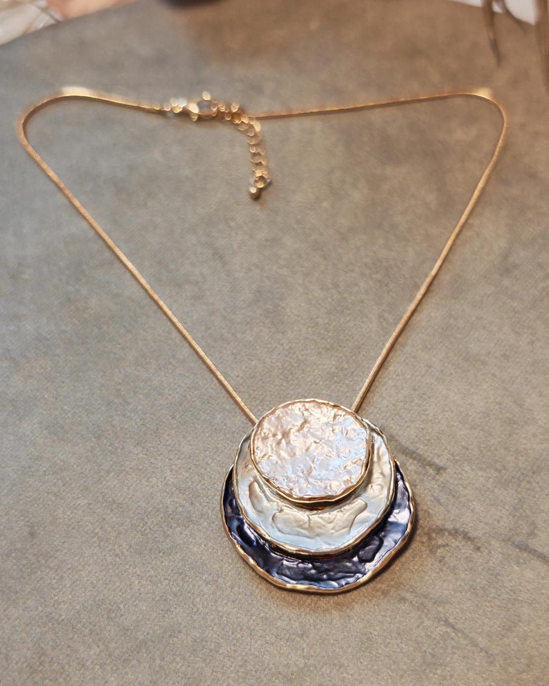 Колие с медальон