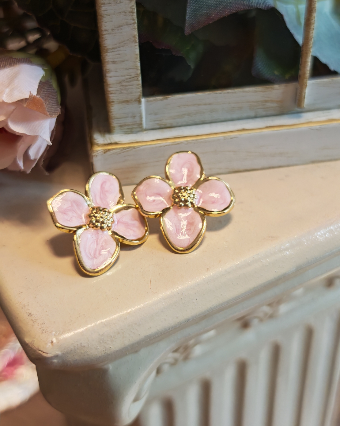 Дамски обици