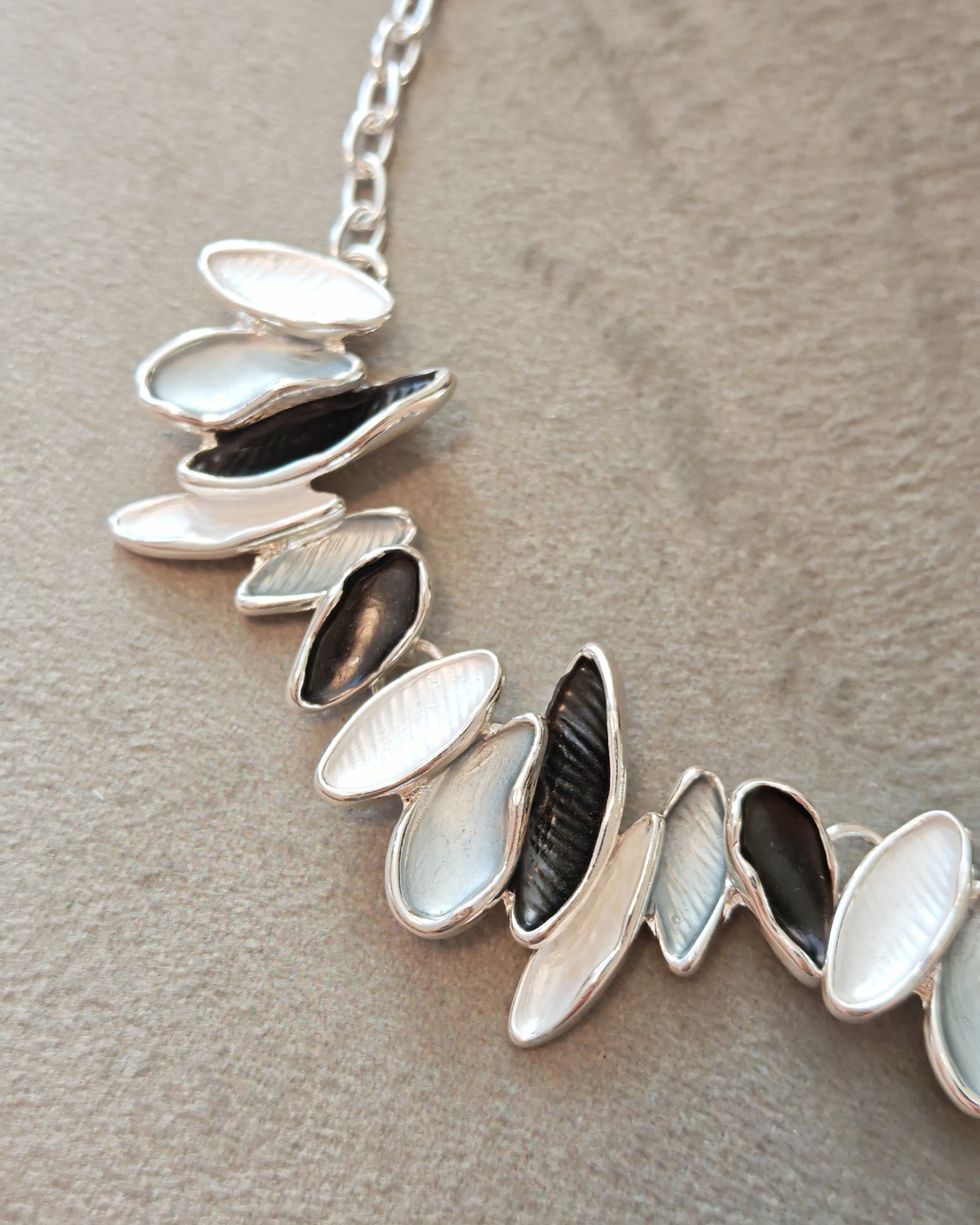 Дамско колие