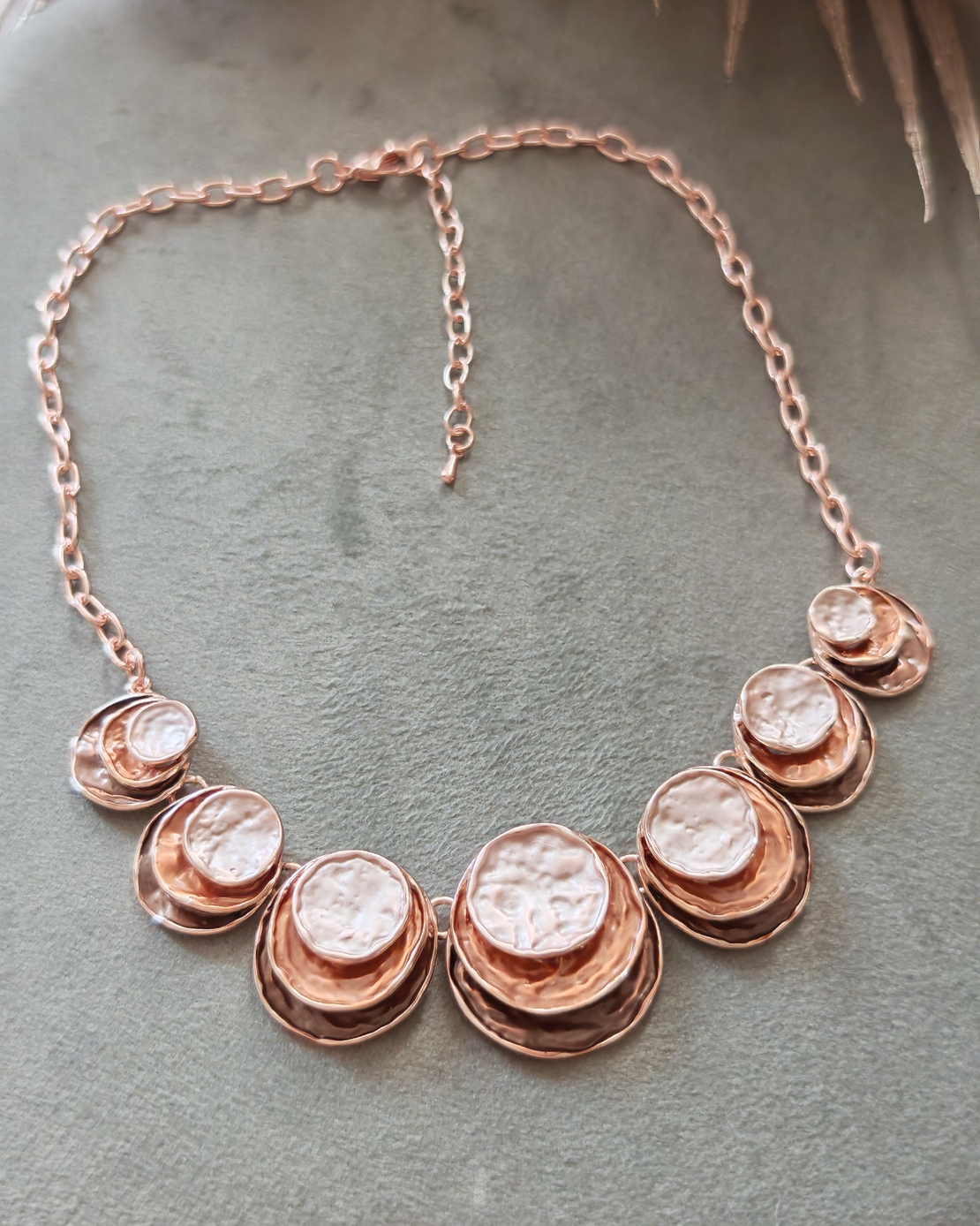 Дамска колиета