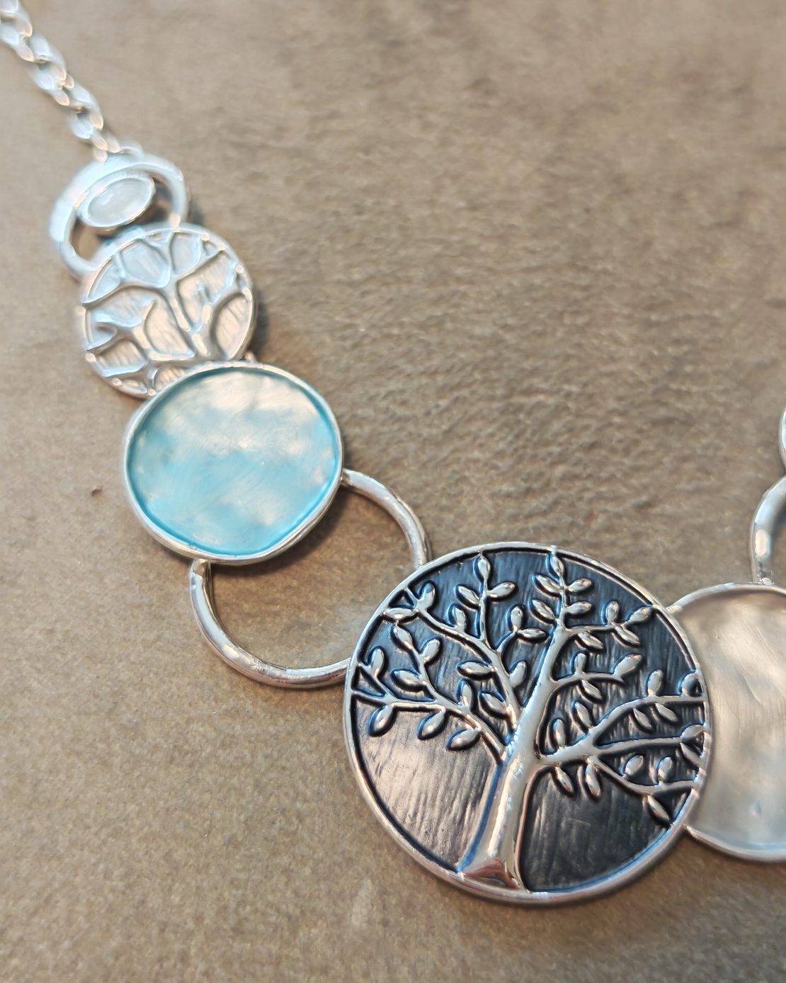 Дамско колие