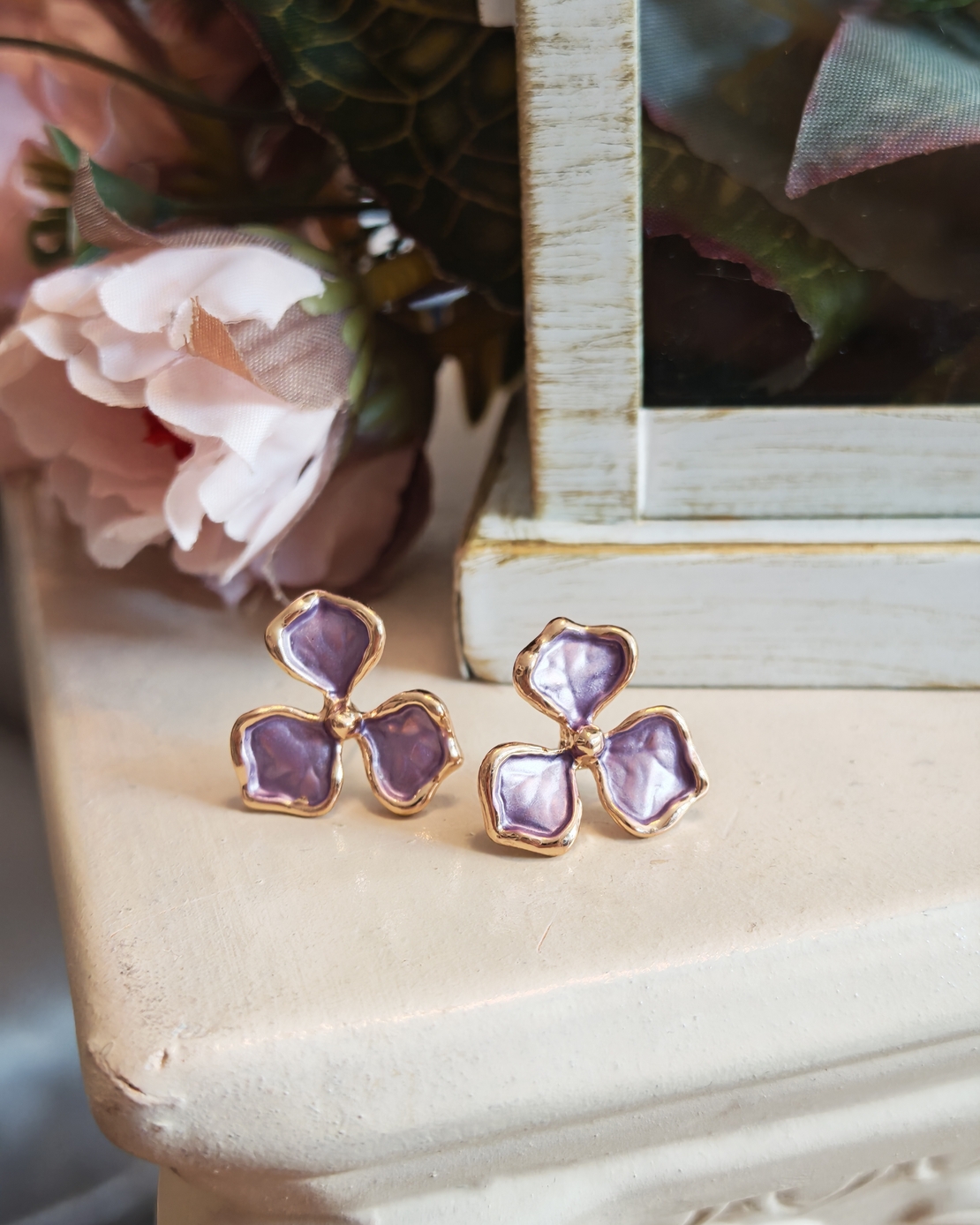 Дамски обици