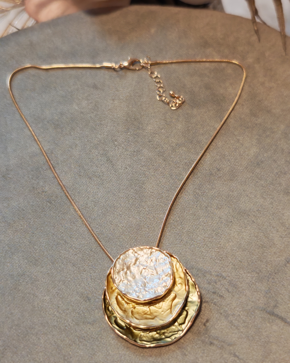 Колие с медальон