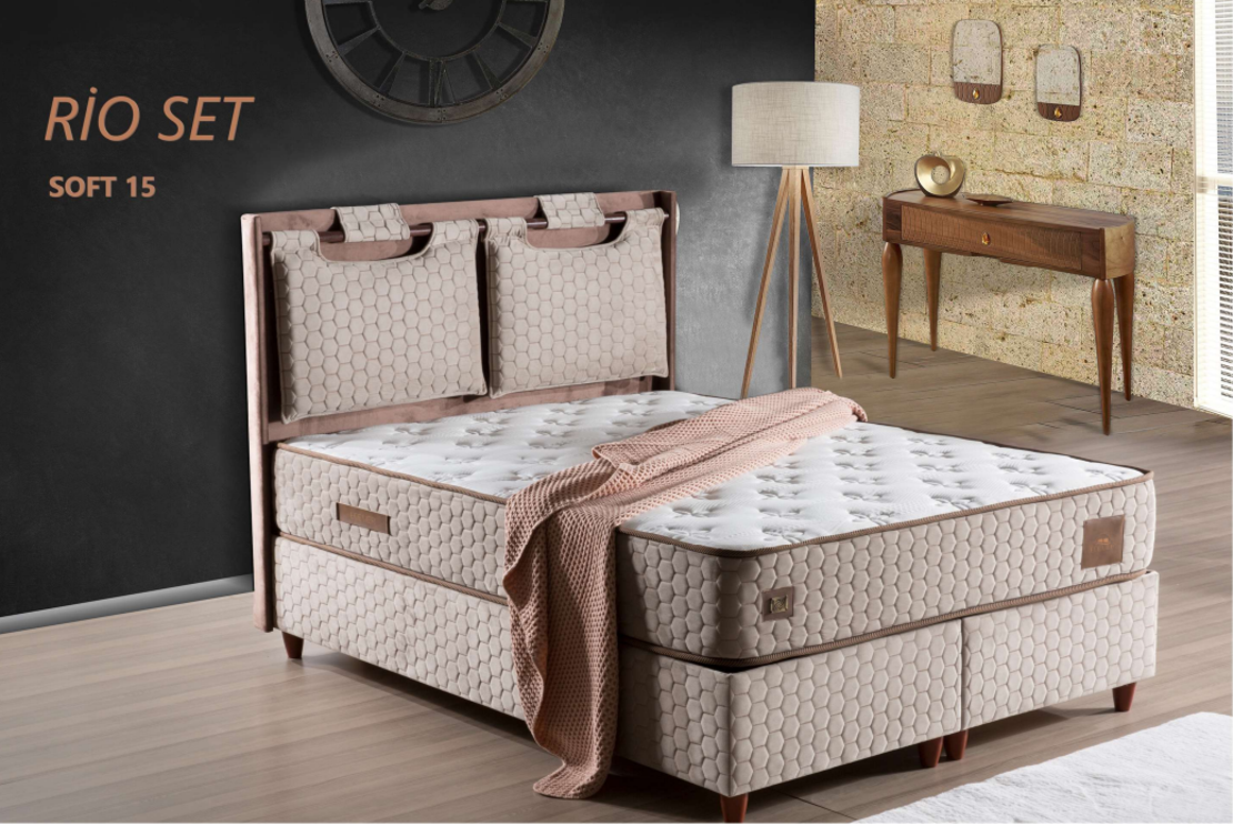 Тапицирано легло RIO