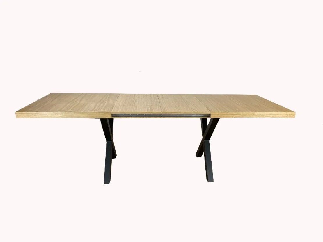 Трапезна маса XARIS разтегателна - дъб хикори натур/черно