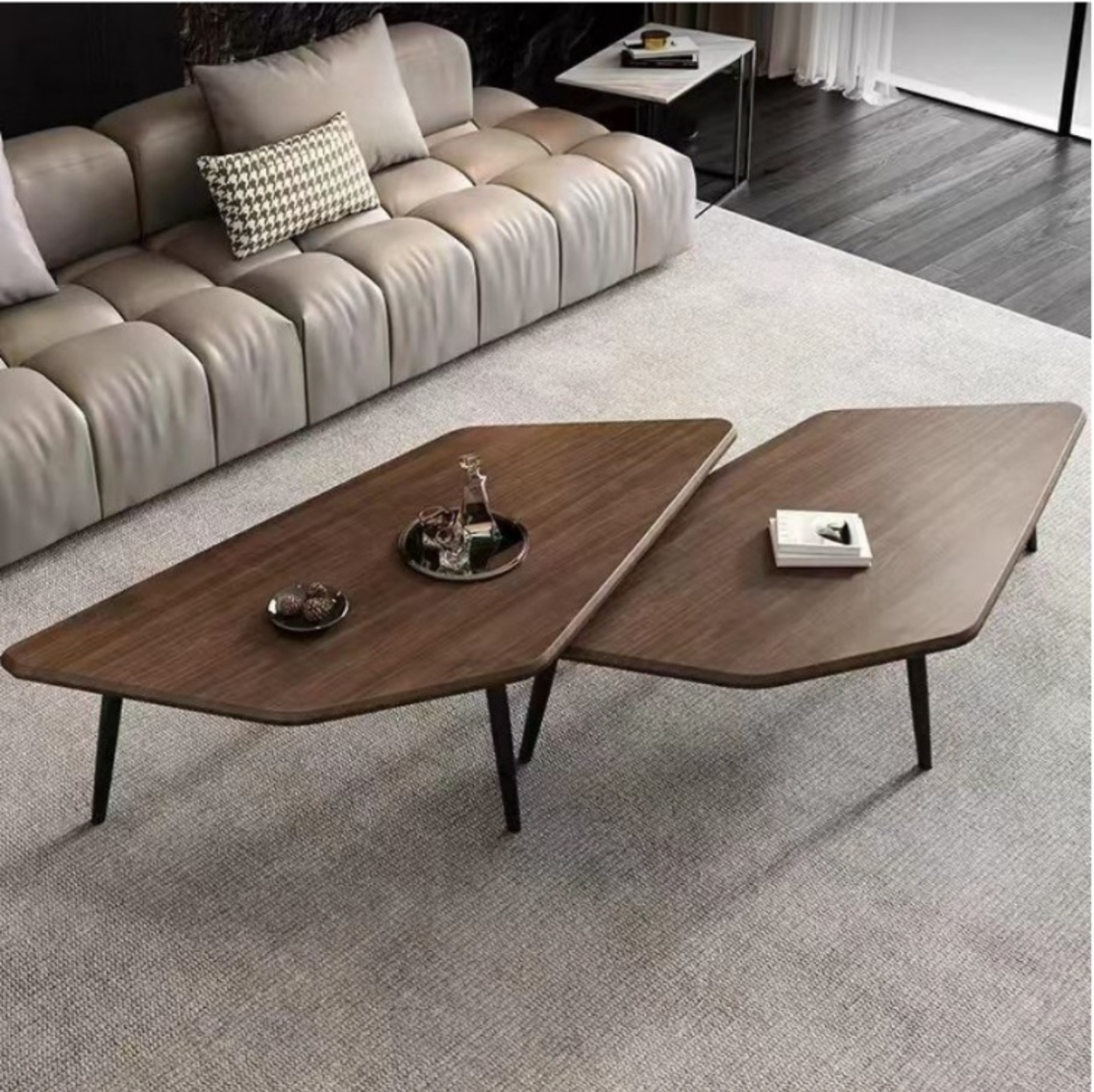 Комплект от две дървени маси за хол