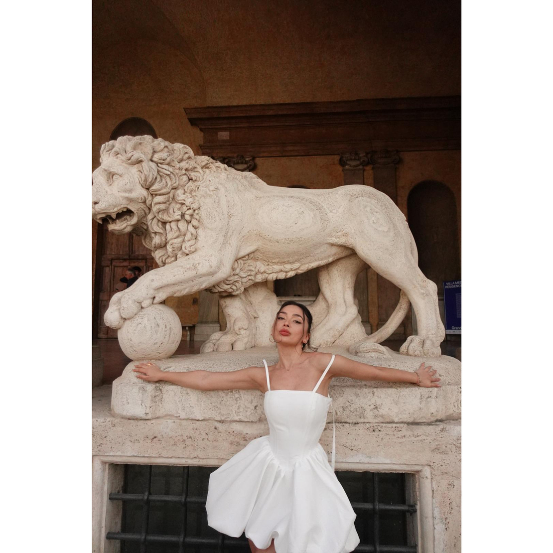 CALL ME BAMBOLINA white