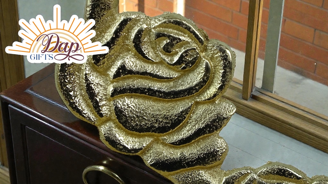 Метален Сувенир С Рози (3364957)