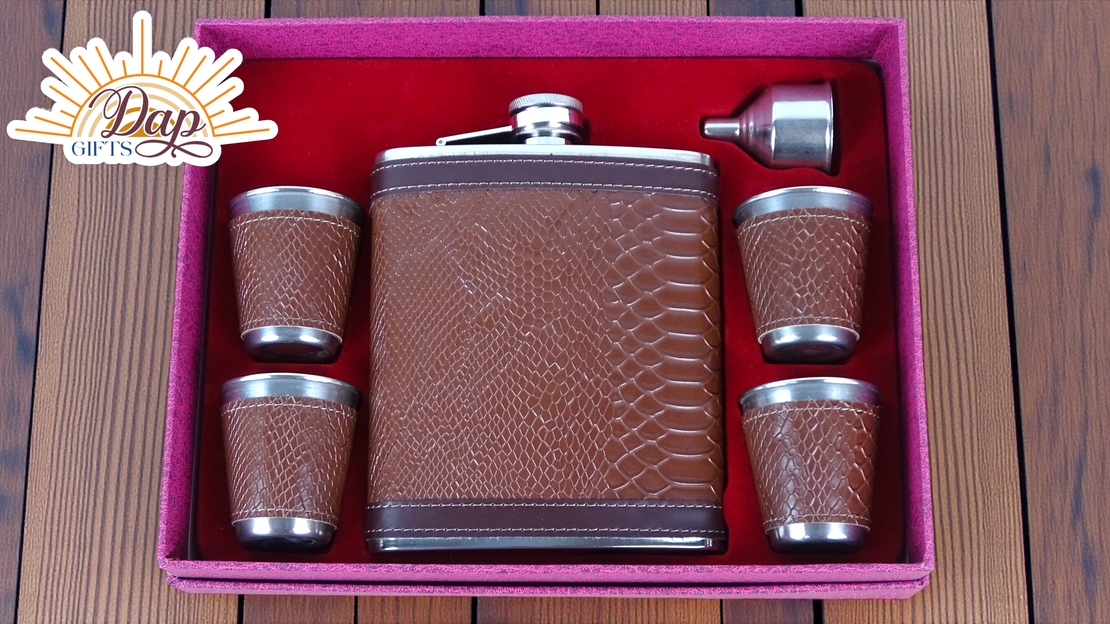 Комплект фласк с 4 чаши (8471600)