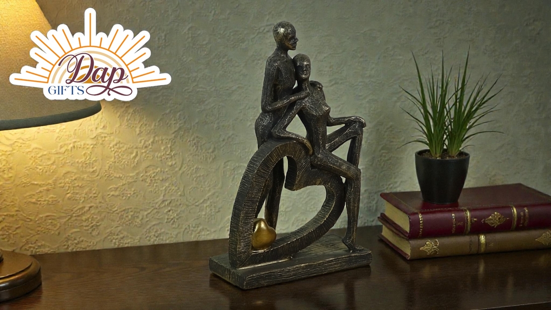 Мъж дава любов на жена (3215432)