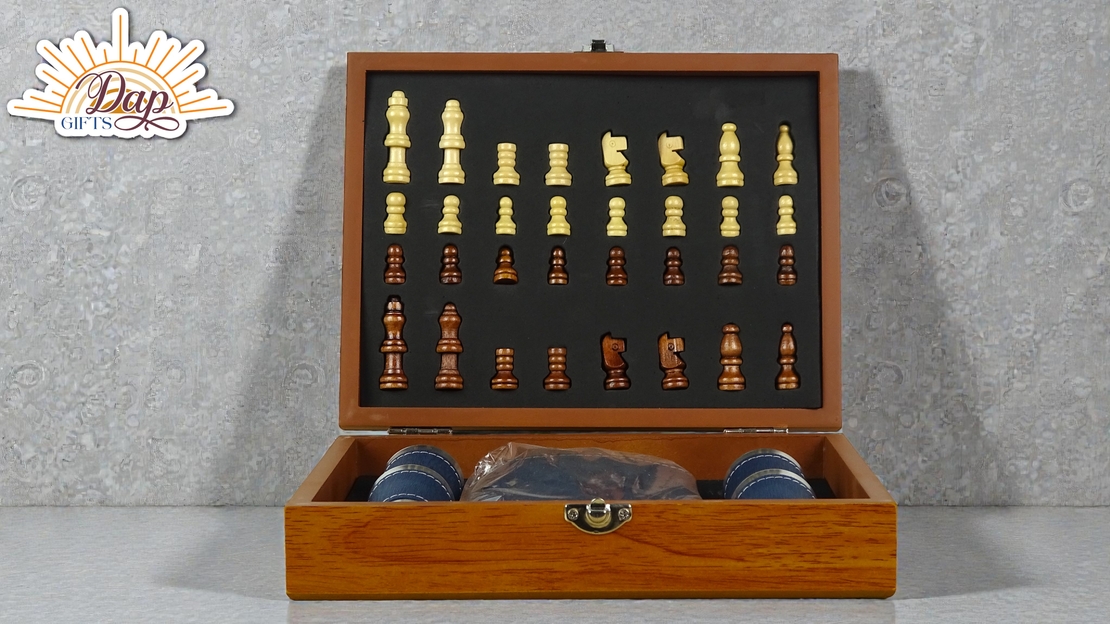 Шахматна дъска с комплект фласк и чаши (4805722)