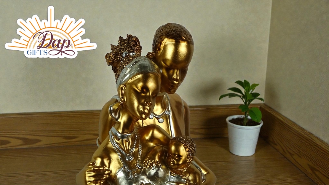 Влюбени с бебе (032548)