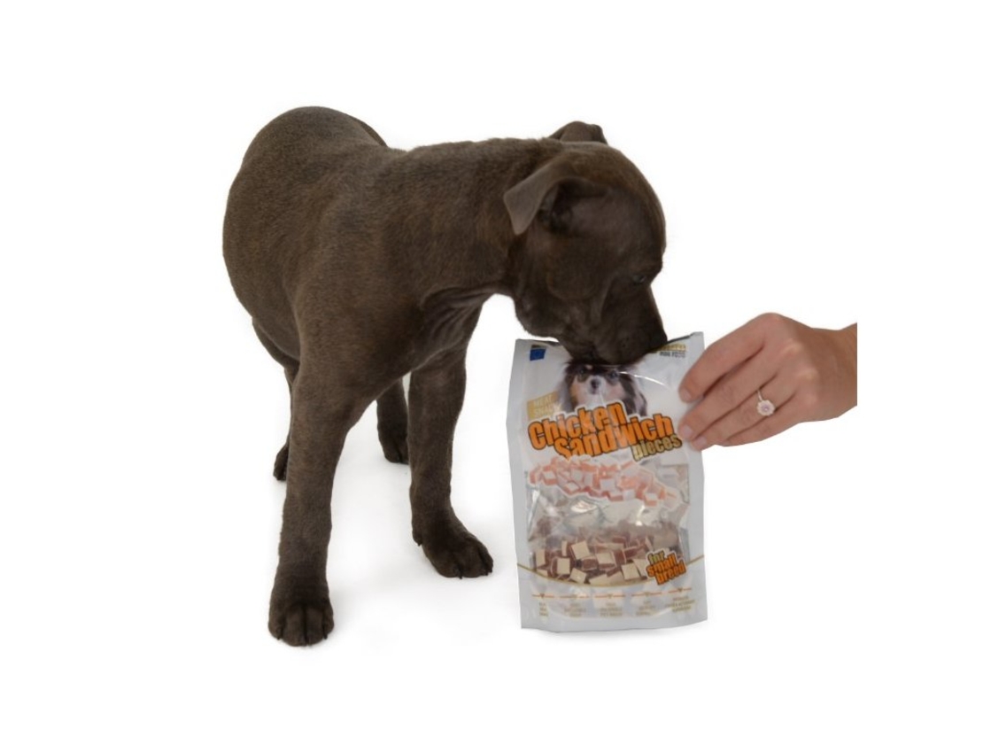 Magnum Пилешки сандвич - лакомство за дребни породи кучета