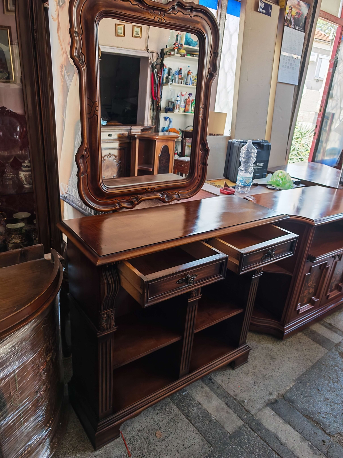 Класически шкаф конзола с огледало