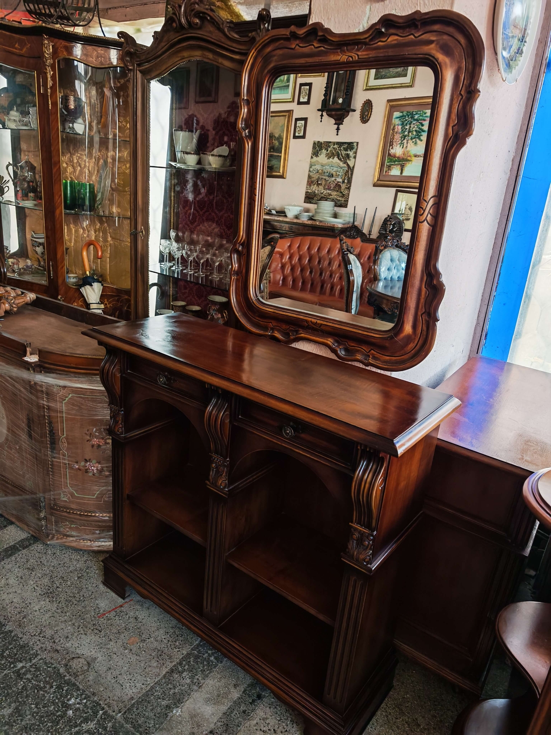 Класически шкаф конзола с огледало