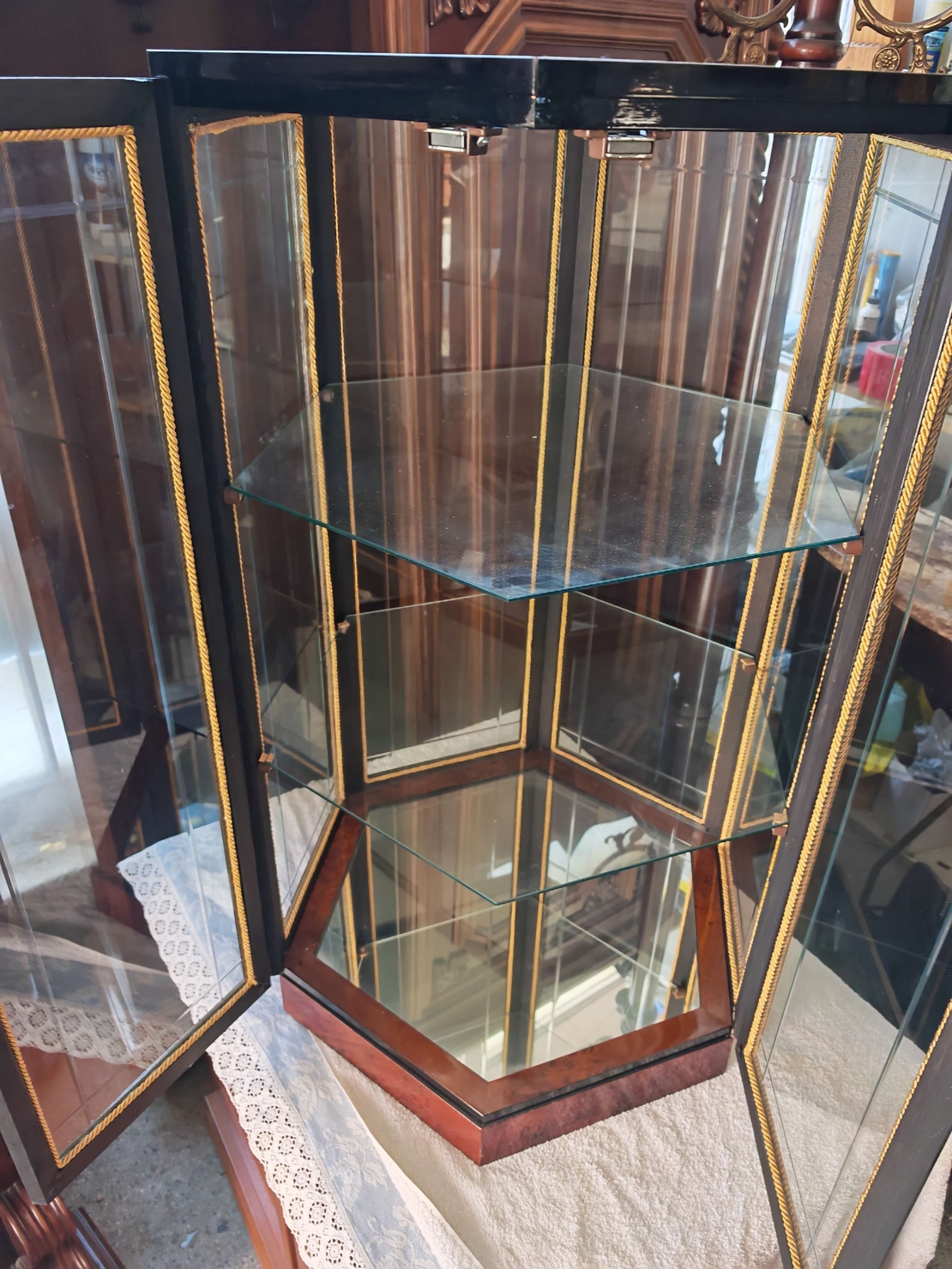 Шестоъгълна витринка