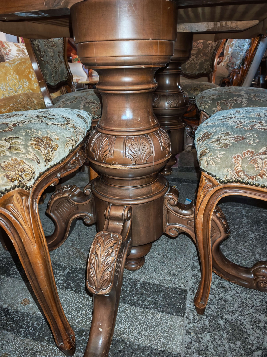 Бароков трапезен комплект маса с шест стола