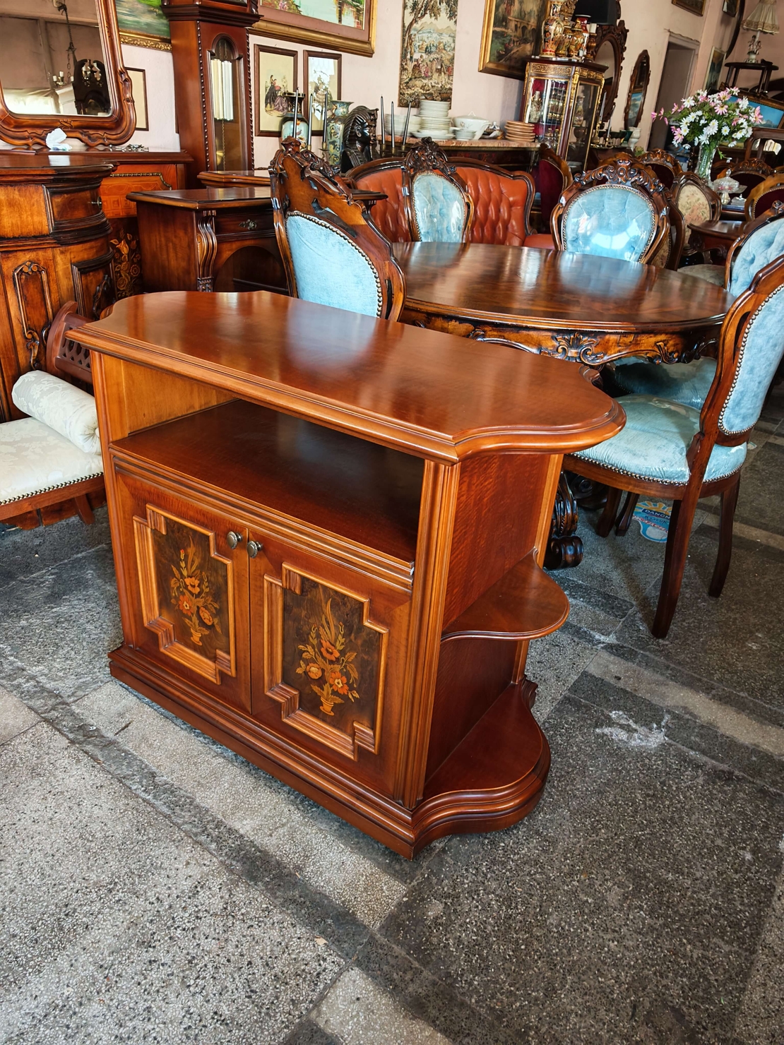 Италианско ТВ шкафовче комода