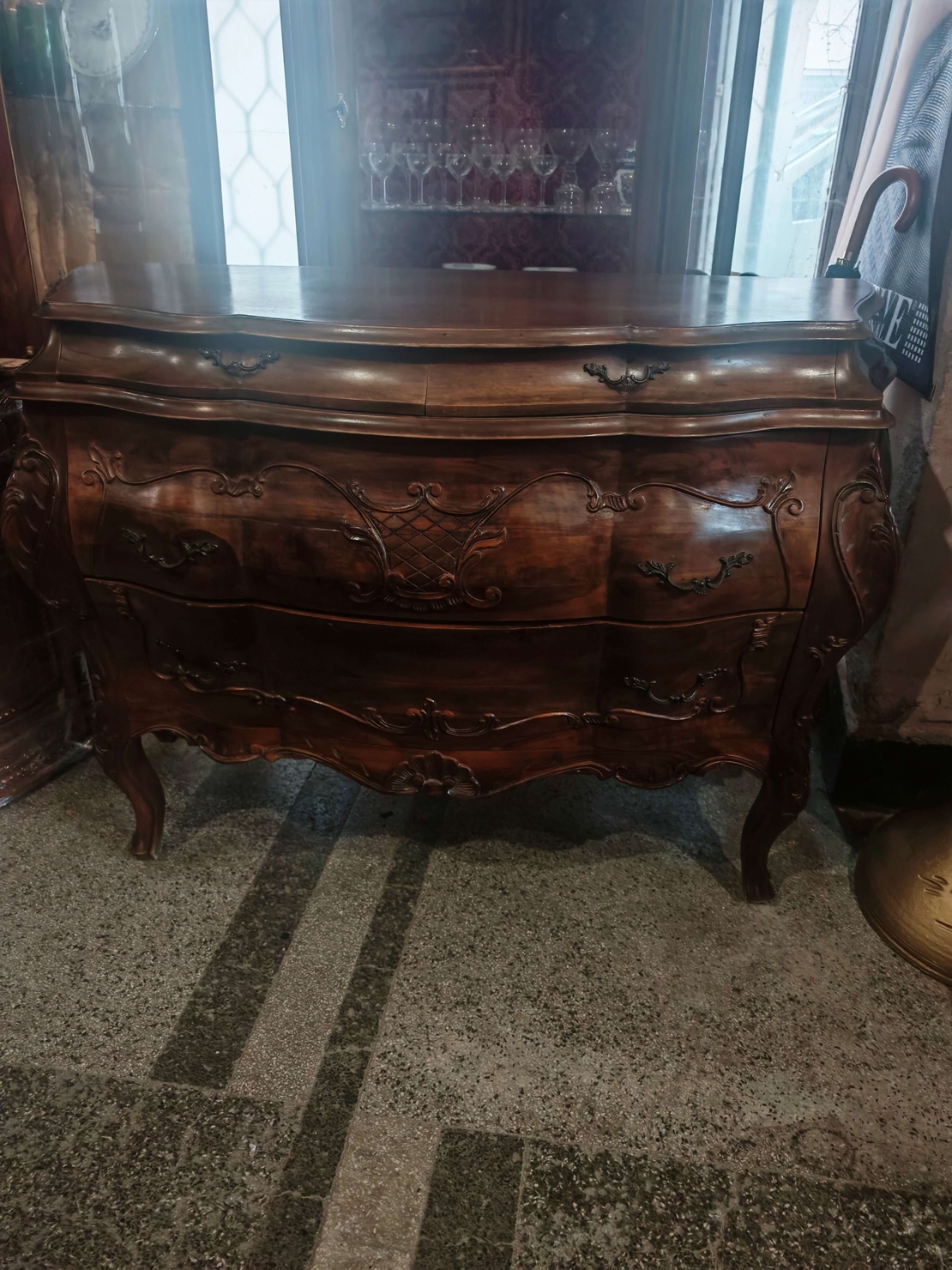 Луксозен комплект Бомбе масив, скрин с две нощни шкафчета