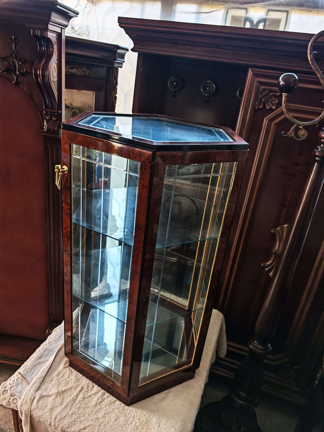 Шестоъгълна витринка