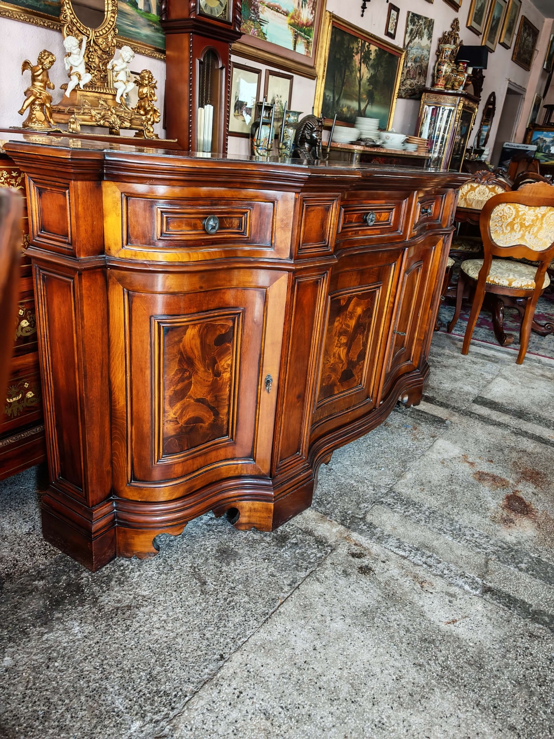 Италиански комод масив