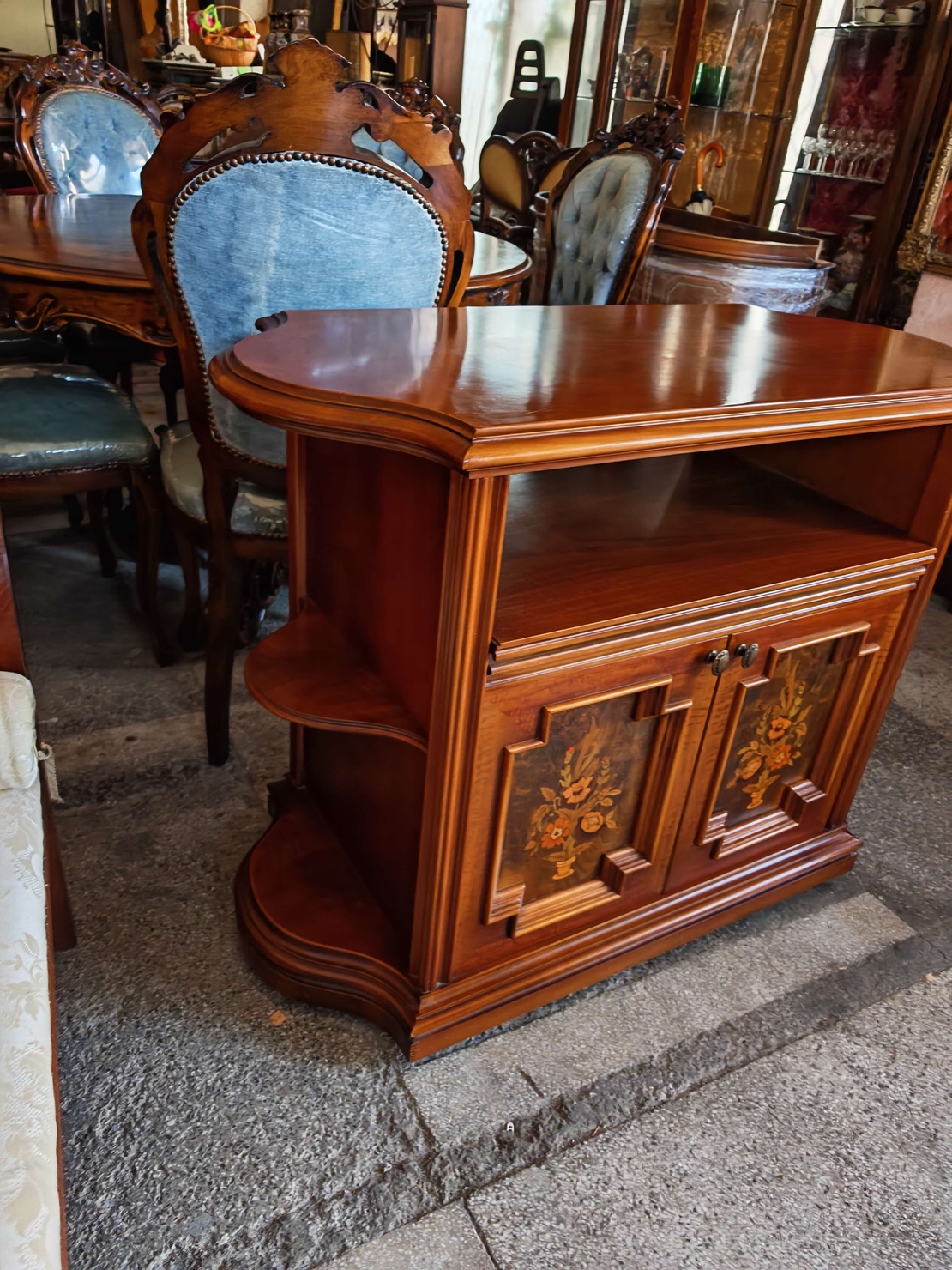 Италианско ТВ шкафовче комода