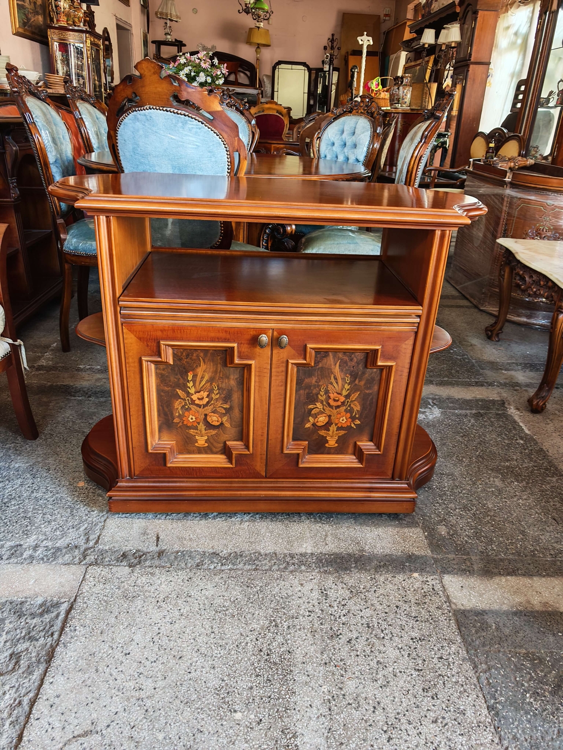 Италианско ТВ шкафовче комода