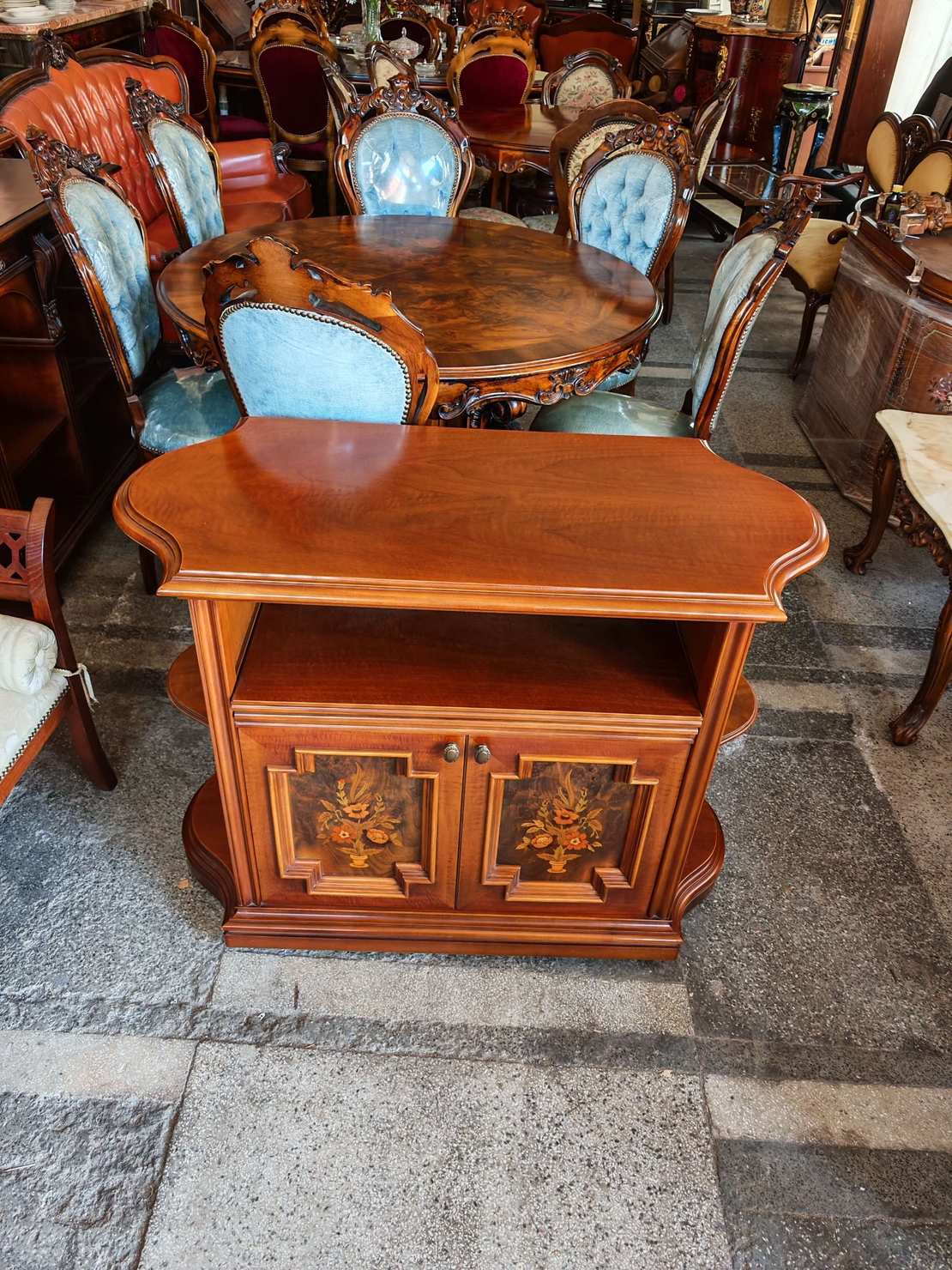 Италианско ТВ шкафовче комода