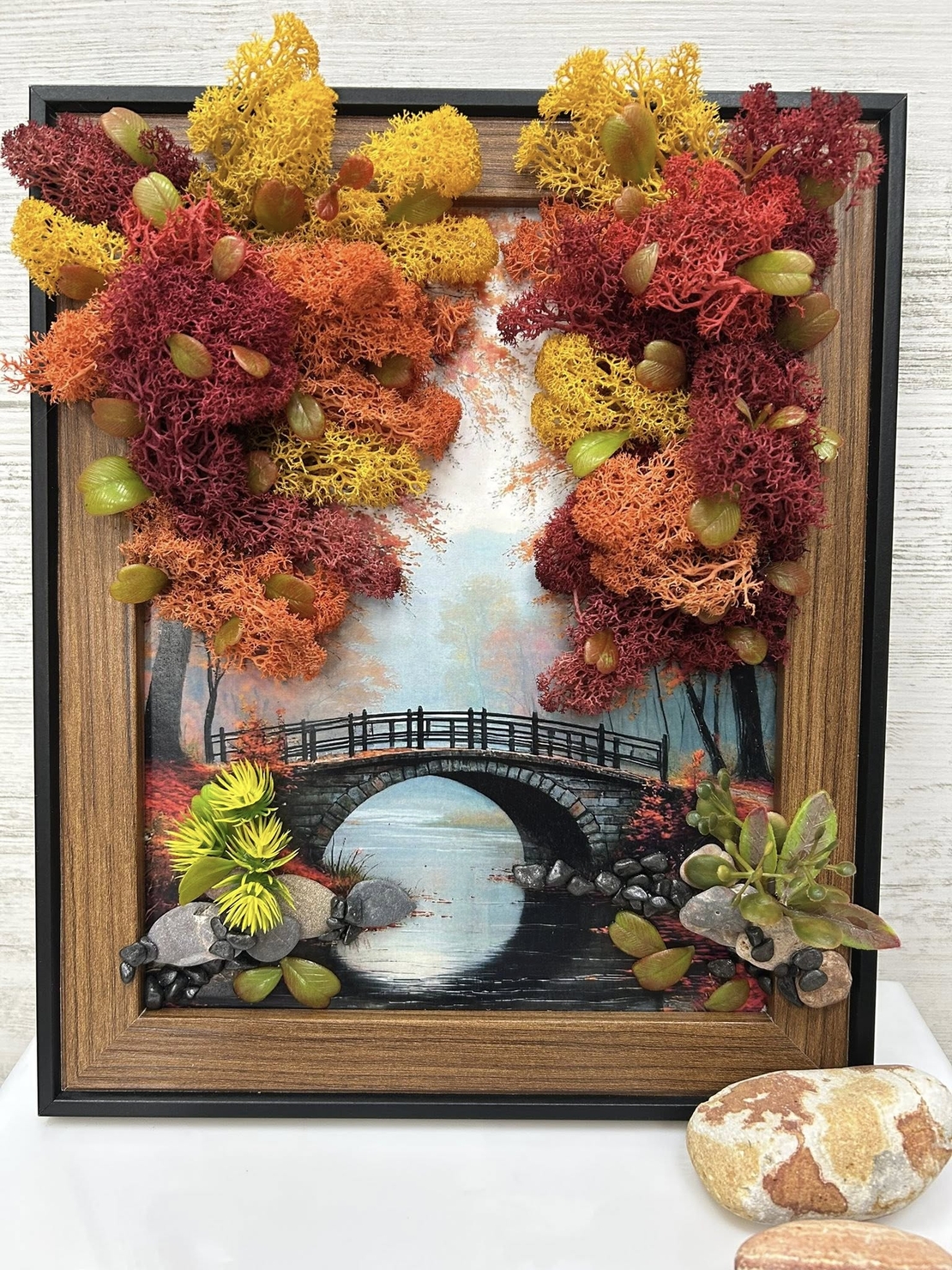 Есенен мост над реката