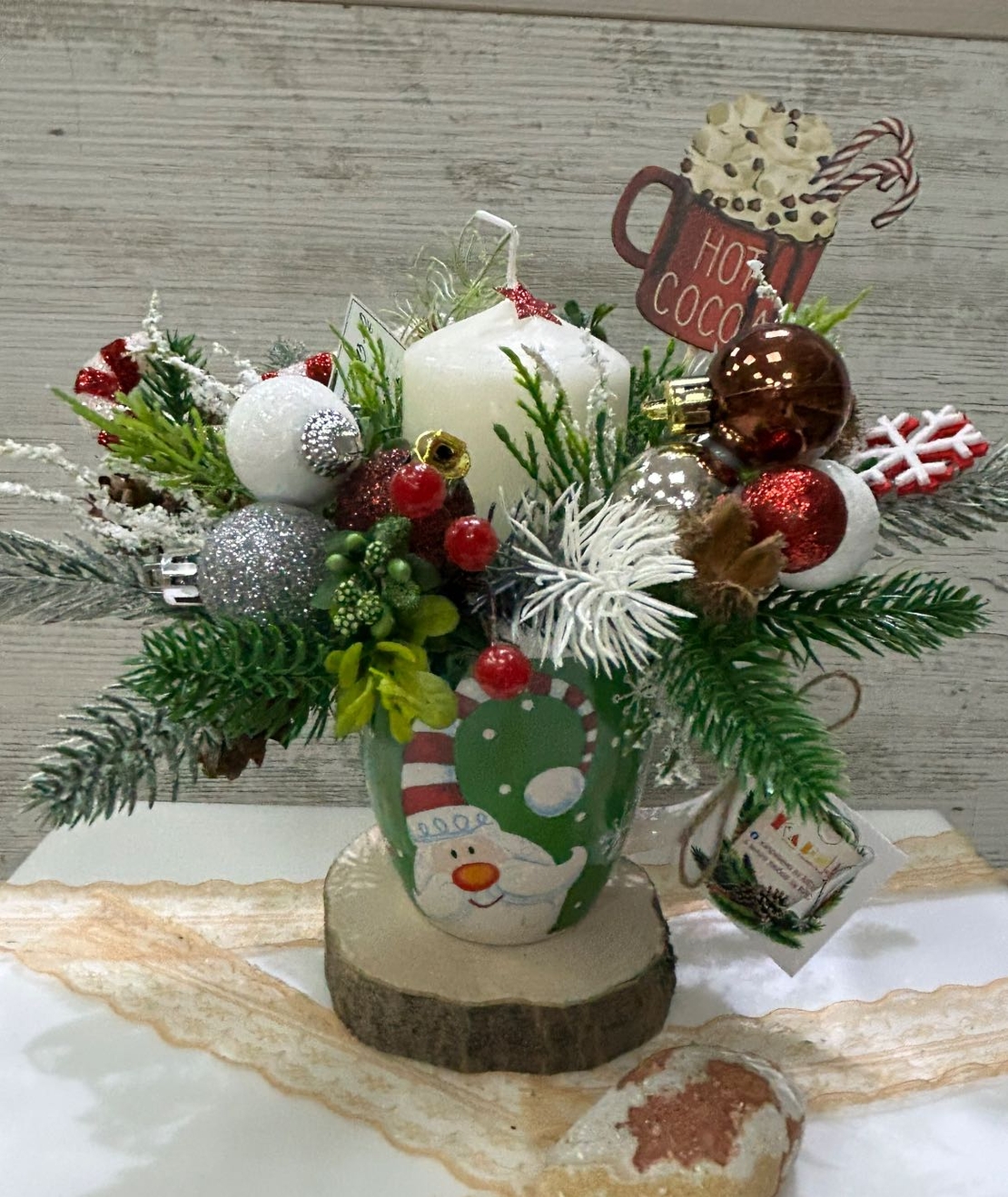 КОЛЕДНА свещ в чаша 2