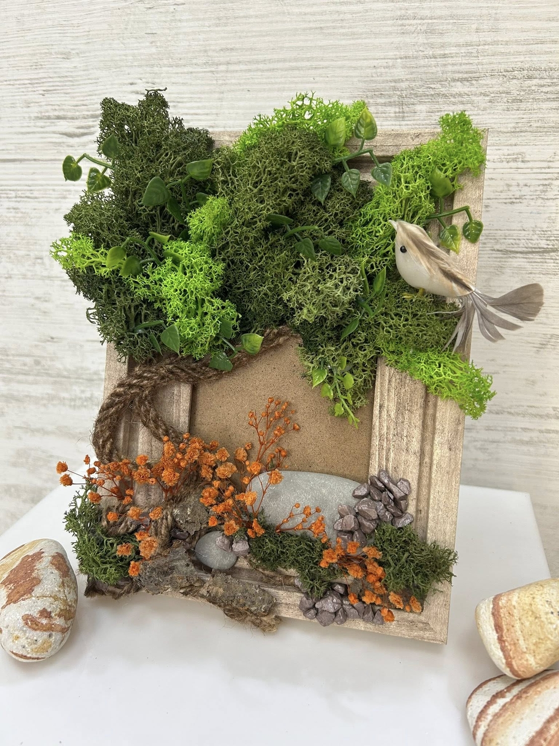 Дърво с птичка