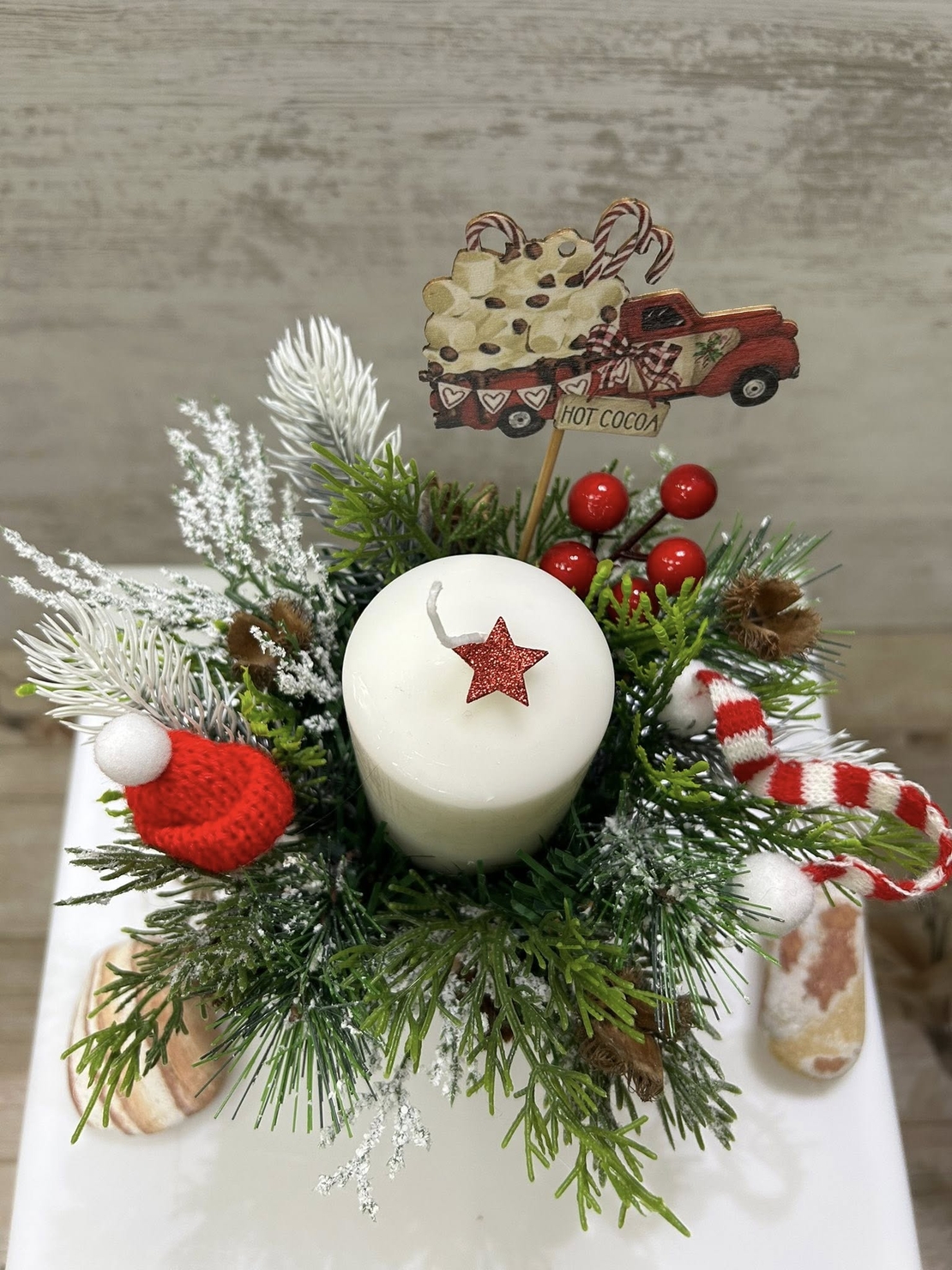 КОЛЕДНА свещ в чаша 1