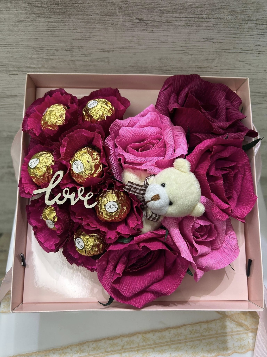 Бонбонено сърце в кутия