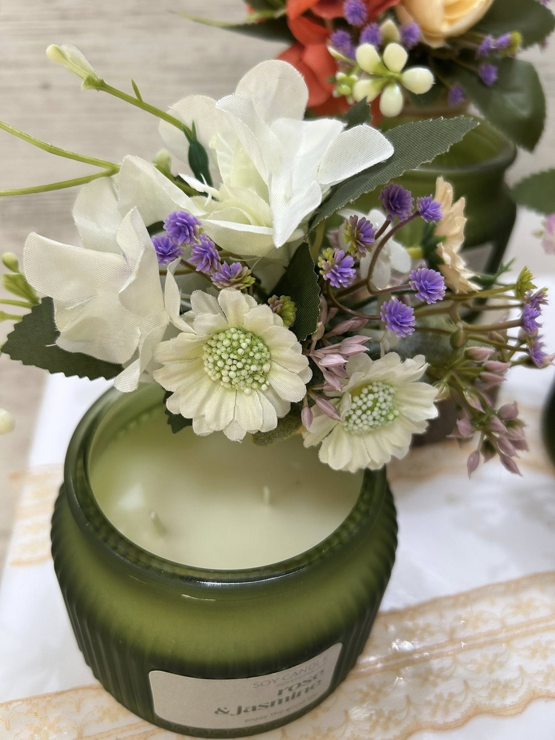 ДЕКОРИРАНИ ароматни свещи /зелени