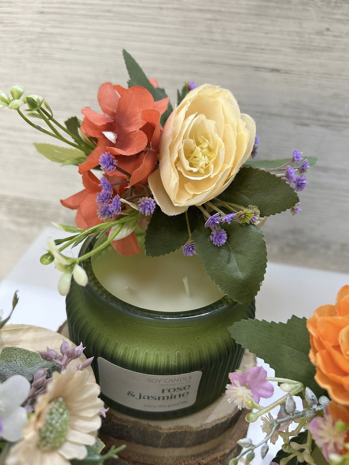 ДЕКОРИРАНИ ароматни свещи /зелени