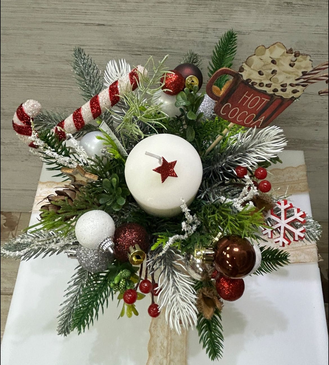 КОЛЕДНА свещ в чаша 2