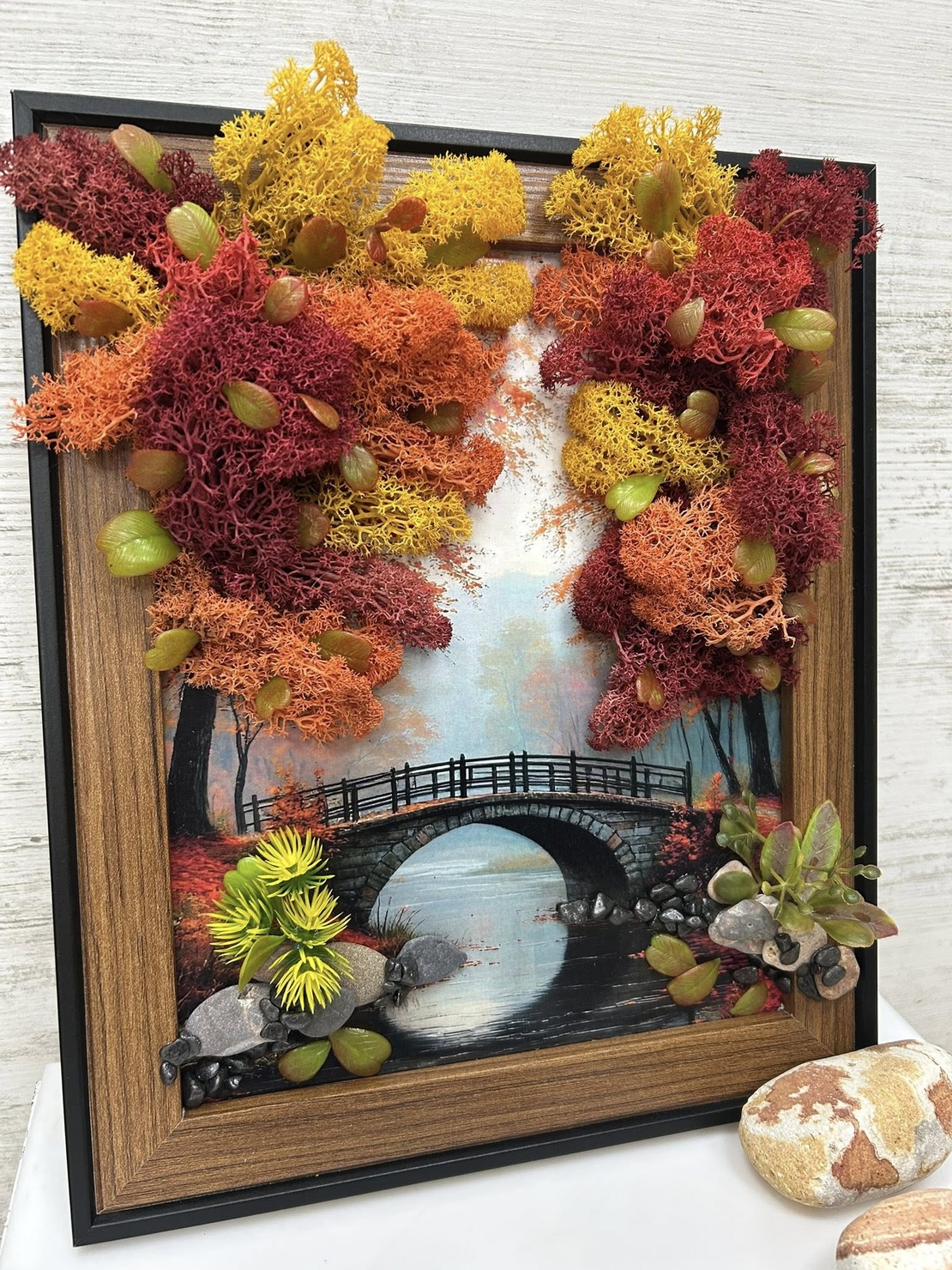 Есенен мост над реката