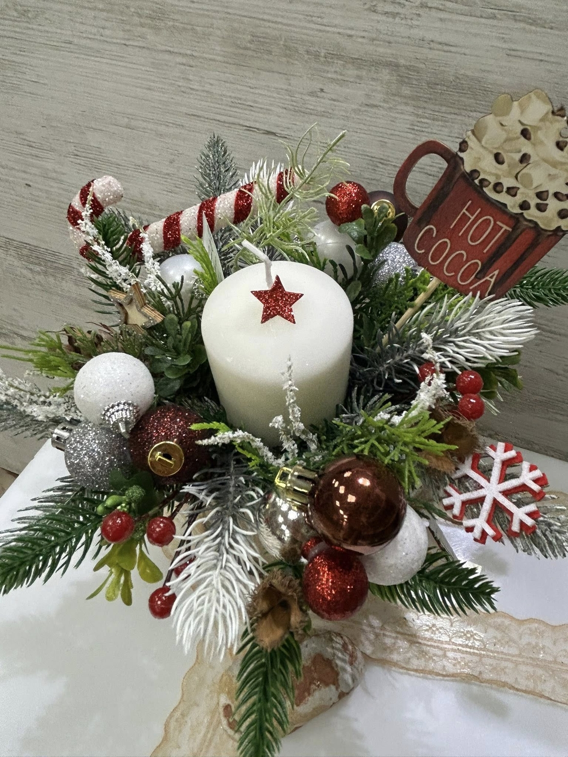 КОЛЕДНА свещ в чаша 2