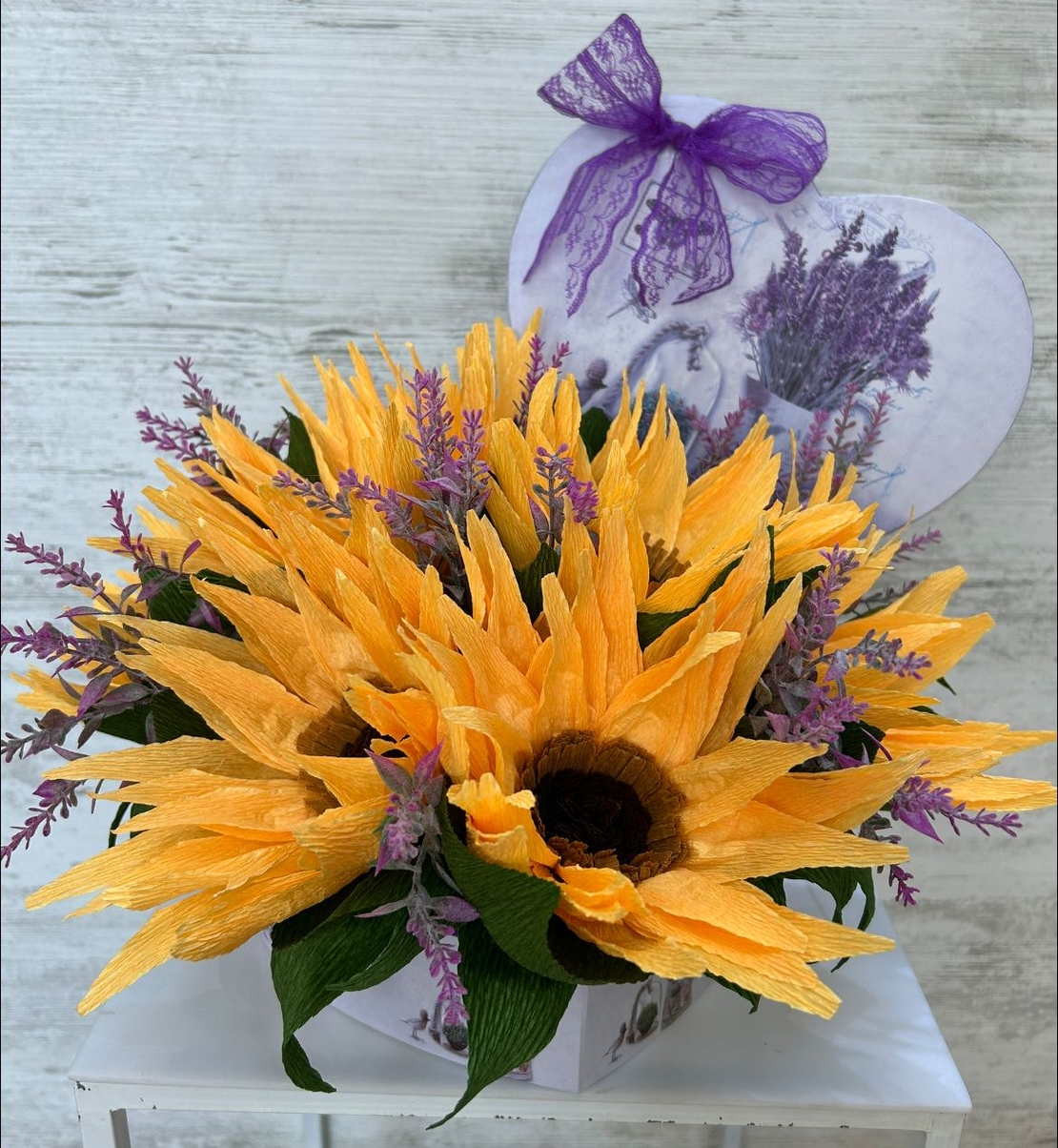 Слънчогледи в кутия сърце